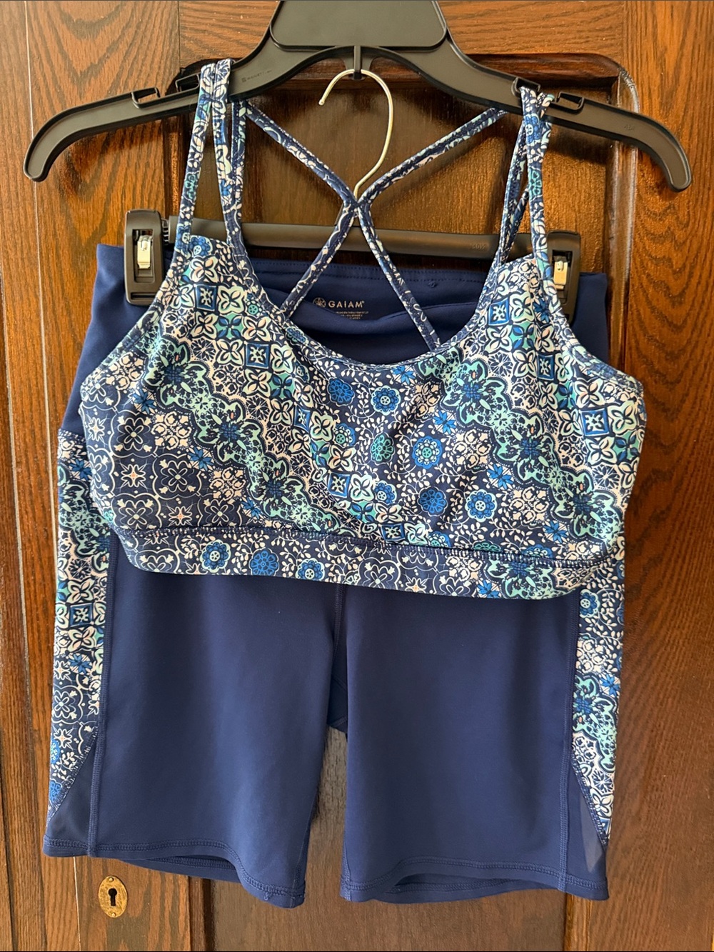 GAIAM Navy Blue & White Printed Athletic Top & Boy Shorts